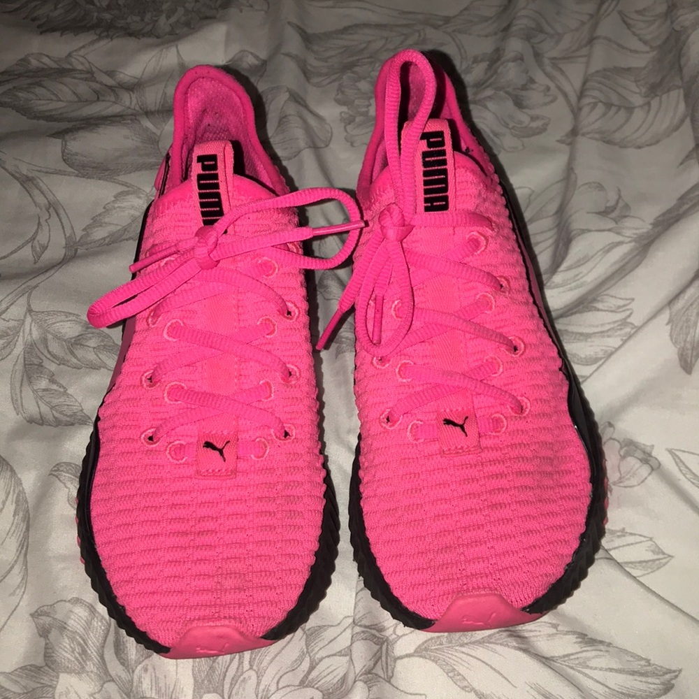 Hot pink puma women shoes